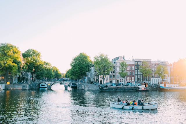 Dutch canals 