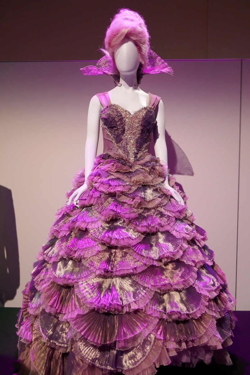 Hollywood Movie Costumes and Props: Helen Mirren, Mackenzie Foy and ...