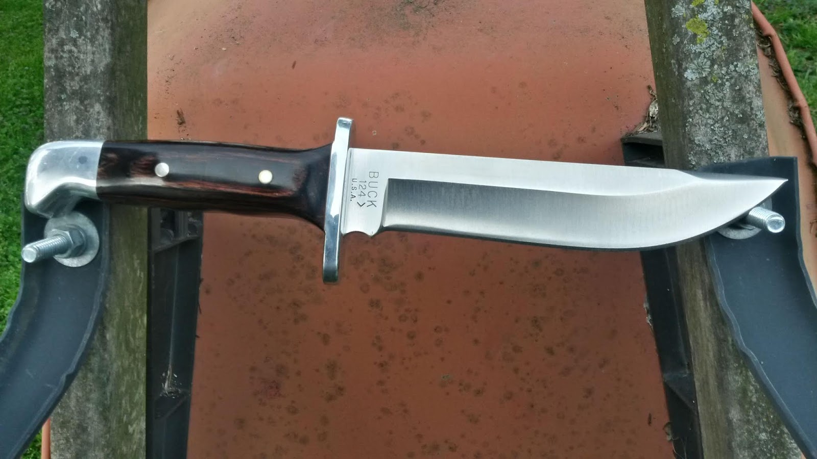 Buck%2B124%2BFrontiersman.jpg