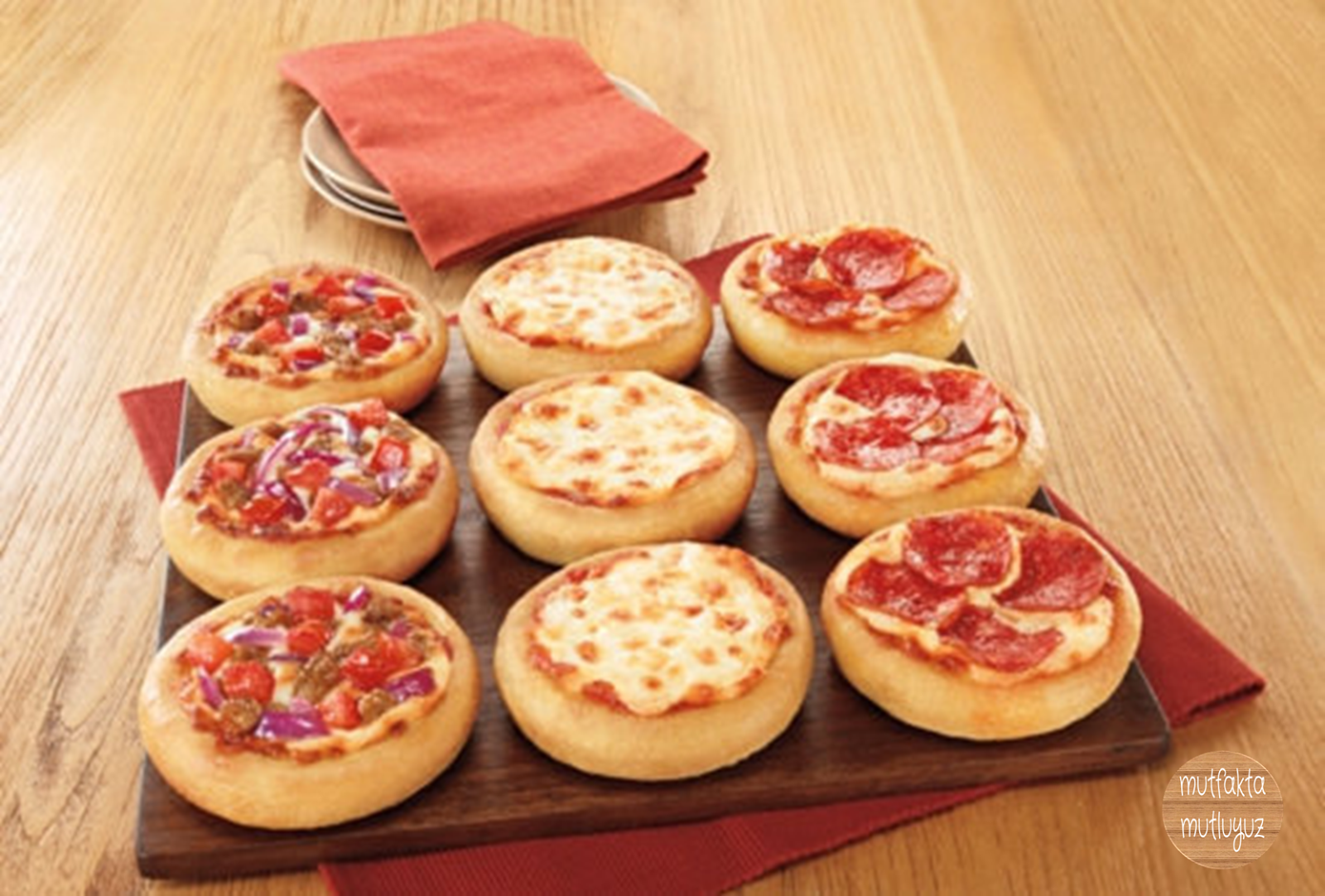 вкусный бургер. сахар рафинад со стевией. самый большой бургер рекорд гиннесса. маленькое вкуснее большого. бенто японская еда.