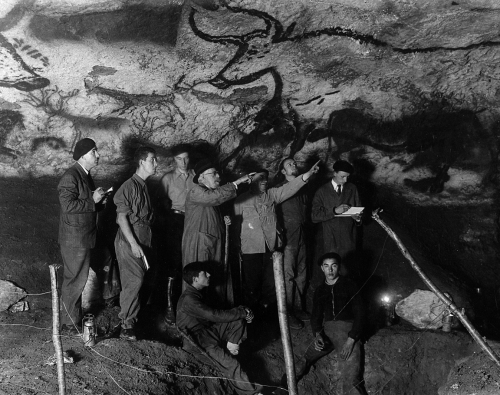 Robot – The Lascaux Cave Paintings