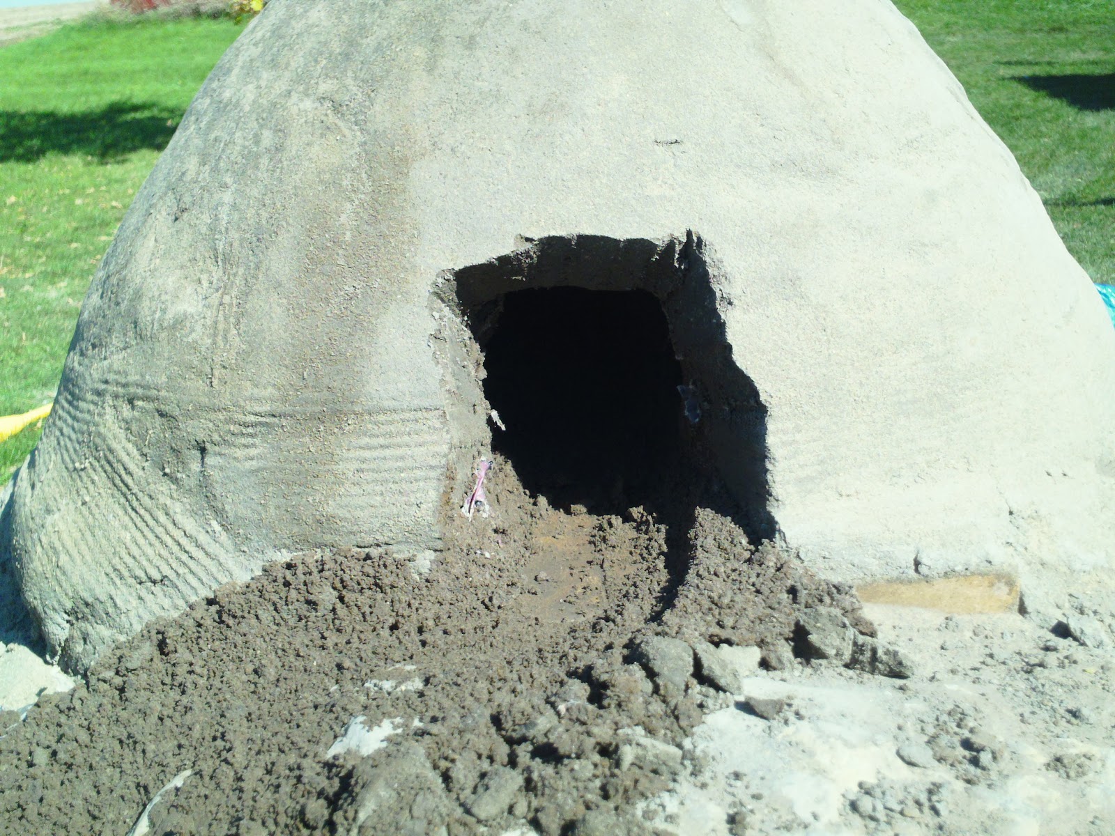 Fitzpatrick Farm: Building an earth oven