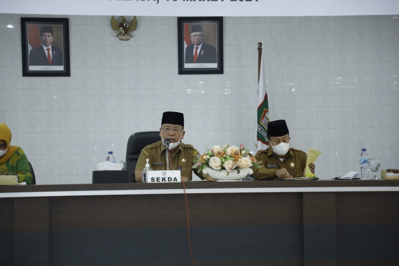 Pjs Sekdakab Asahan Membuka Sosialisasi Pendataan Keluarga Tahun 2021 di Kabupaten Asahan. Pjs Sekdakab Asahan Membuka Sosialisasi Pendataan Keluarga Tahun 2021 di Kabupaten Asahan.