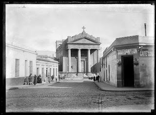 El templo Inglés de espalda al mar antes de ser derruido