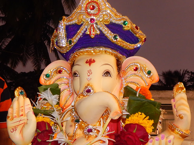 Elephant for home Vastu [A symbol of wisdom and protection]