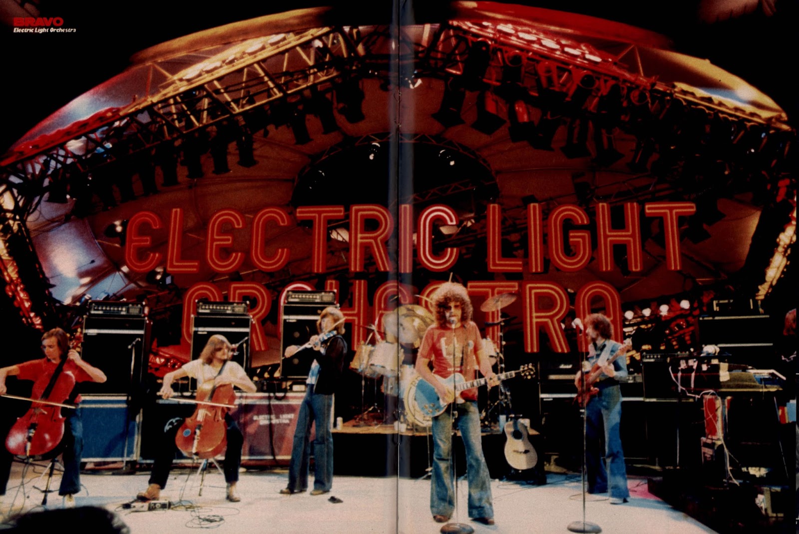 Single: Electric Light Orchestra (ELO) - Sweet Talkin' Woman / Fire On High