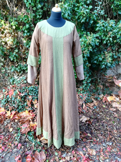 Kobolds Kerkerbastelei: Carolingian Dress