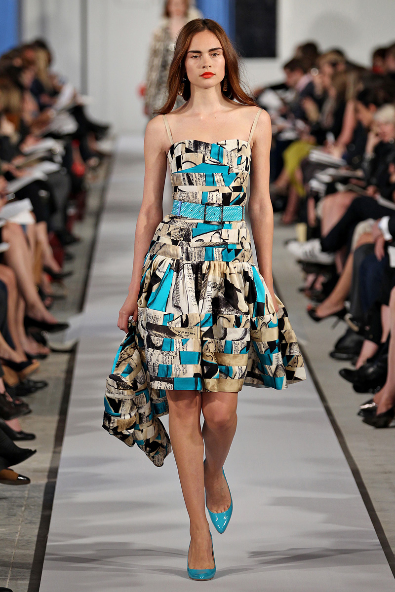 оскар де ларента платья. версаче одежда 1999. донателла версаче наряды. альбер эльбаз коллекции. платье спорт шик.