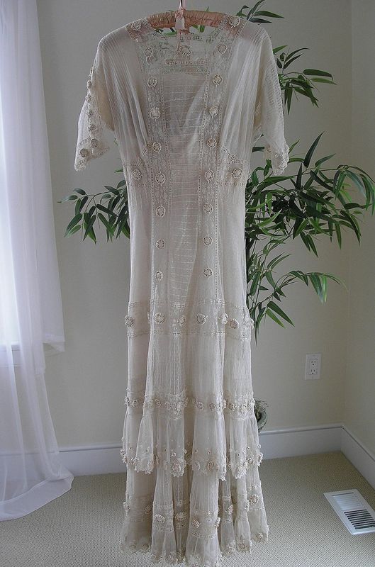 All The Pretty Dresses: Teens Era Summer Lace Gown