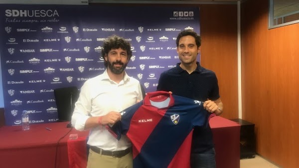 Oficial: Huesca, llega cedido Xabi Etxeita