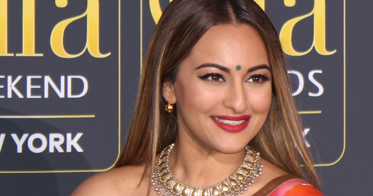 SONAKSHI SINHA BIOGRAPHY, HEIGHT, WEIGHT, AGE, NET WORTH, BOYFRIEND