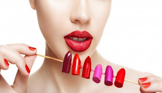 10 Masalah yang Kerap Dialami Wanita Saat Memakai Lipstik