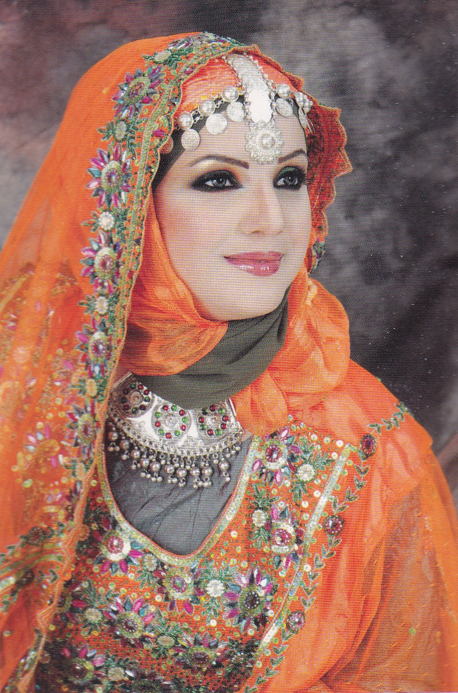 Some scans of Omani Women's Regional Dress from a couple of Magazines