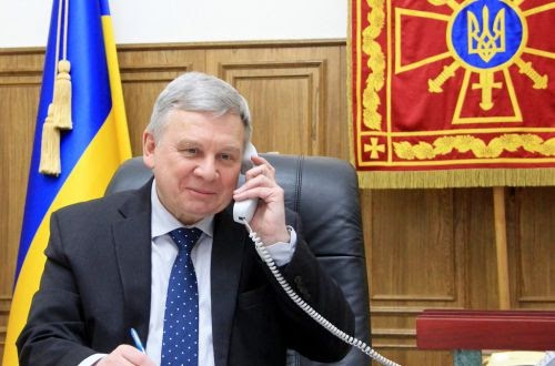 Historia y tecnología militar Polémica en el Ministerio de Defensa de