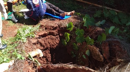 Manoel Ribas: Homem fica ferido após cair em buraco