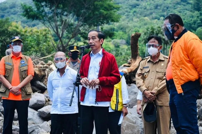 Kunjungi-NTT-Jokowi-Dengar-Keluhan-Rakyat-Soal-Mahalnya-Harga-BBM