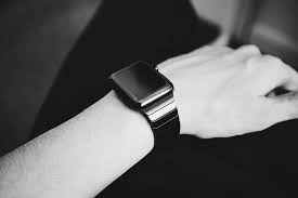 Best smartwatch under 4000 in India