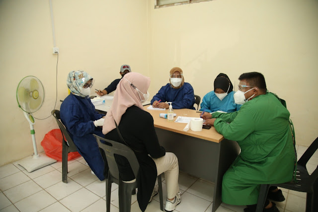 Tim Satgas Penanganan Covid-19 Kota Batam Lakukan Rapid Test Antigen Massal di Rusun BP Batam Bida Ampar