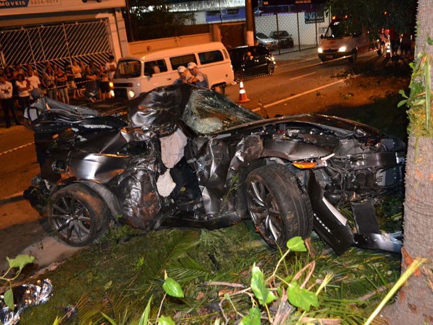 Nissan gtr crash