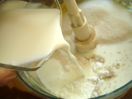 milk, sugar, yeast and vanilla added to quark and eggs