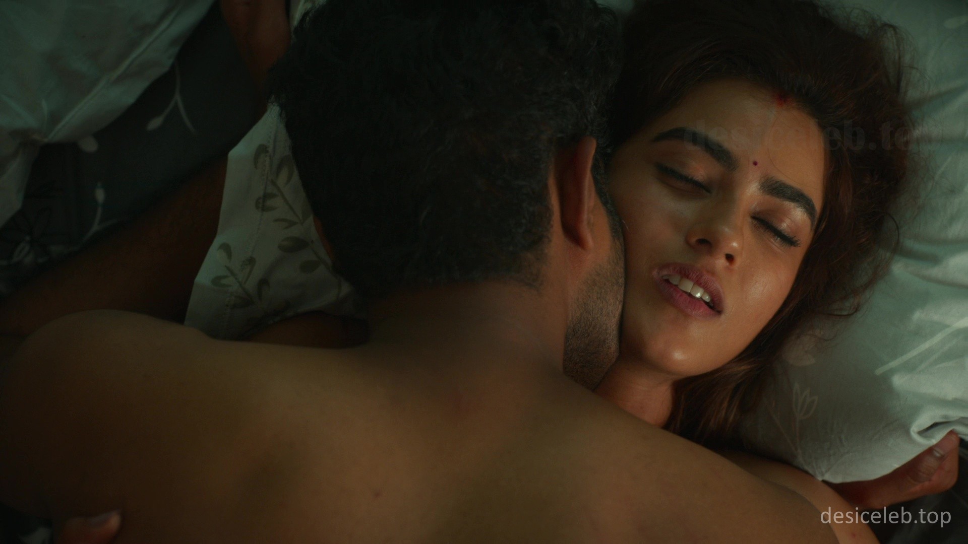 Kavya Thapar Hot Romance Scene in Ek Mini Katha, Kavya Thapar topless bath, Kavya Thapar backless nude, Kavya Thapar sex scene, Kavya Thapar moan