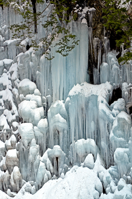 青氷の滝