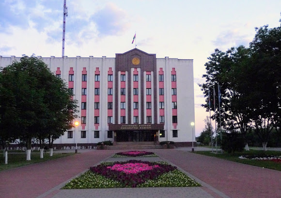 Лунинец. Ул. Красная, 1. Районный совет Лунинец. Ул. Красная, 1. Районный совет