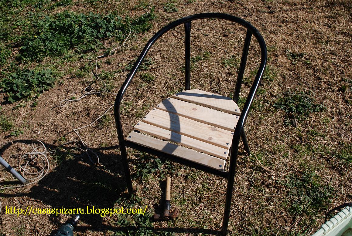 Casas de Pizarra: Arreglo de sillas de jardín