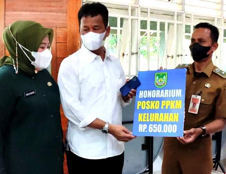 Pengurus Posko PPKM Terima Insentif, Ini Pesan Wagub Kepri dan Wako Batam Pengurus Posko PPKM Terima Insentif, Ini Pesan Wagub Kepri dan Wako Batam