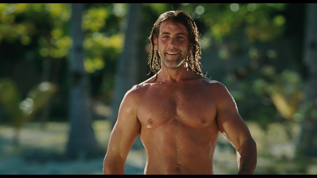 Carlos Ponce shirtless in Couples Retreat.
