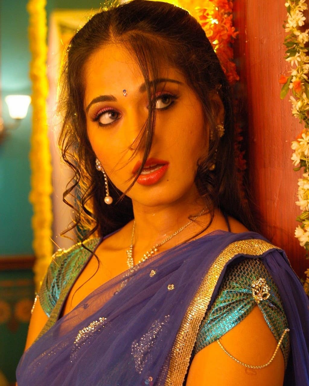 Throwback Thursday 10 Years Of Anushka Shetty Allu Arjun Starrer Vedam 