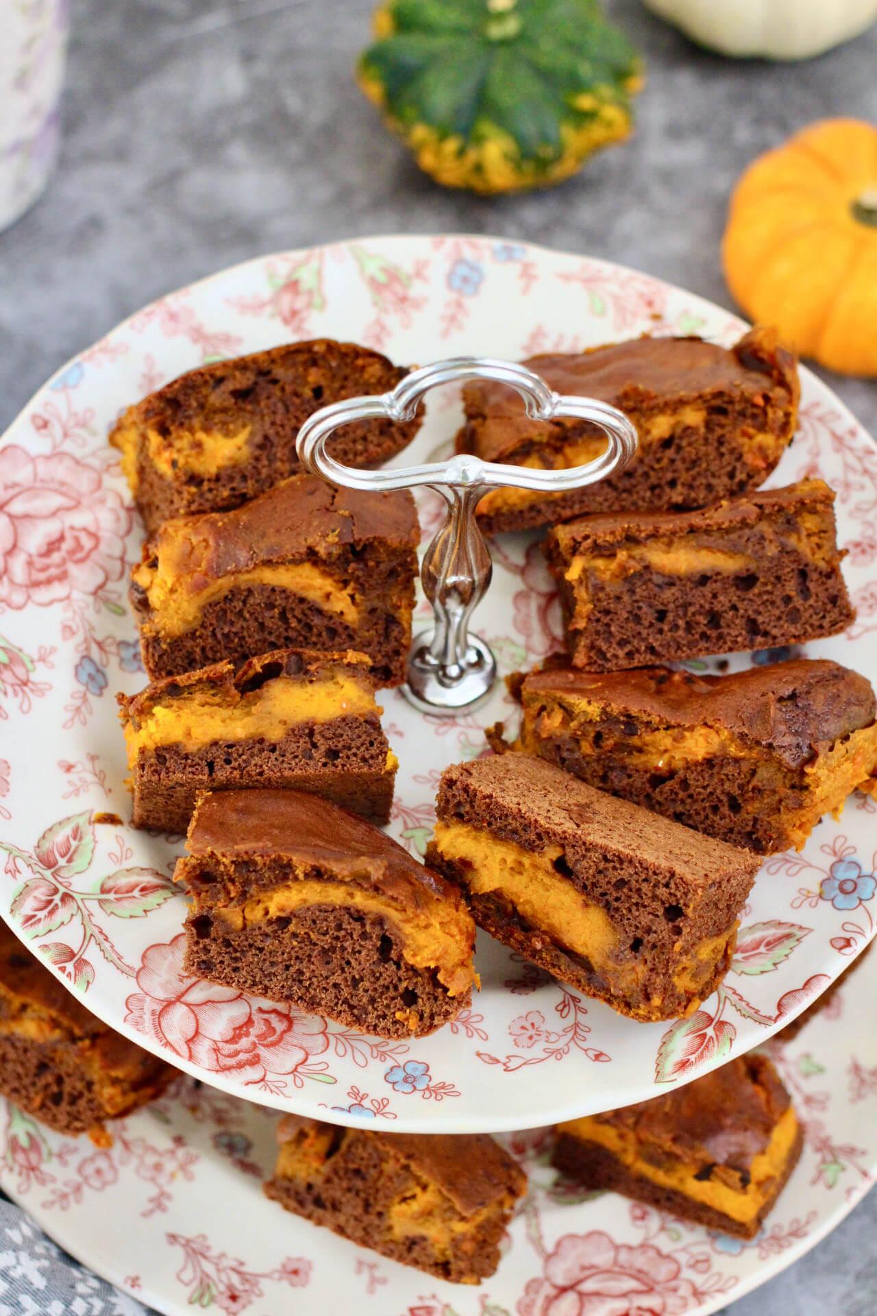 HOME OF HAPPY: SAFTIGE SCHOKO-KÜRBIS-BROWNIES