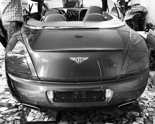 2 Balling! Wizkid buys himself a Bentley Convertible for the new year
