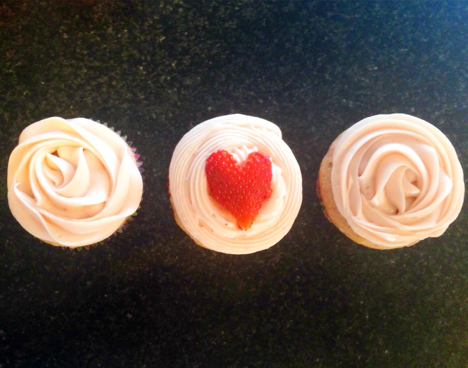 Wonderfully Made Kayla's Creations Icing Cupcakes Like A Pro.