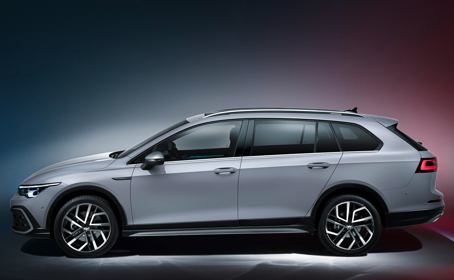 Фольксваген Alltrack 2021