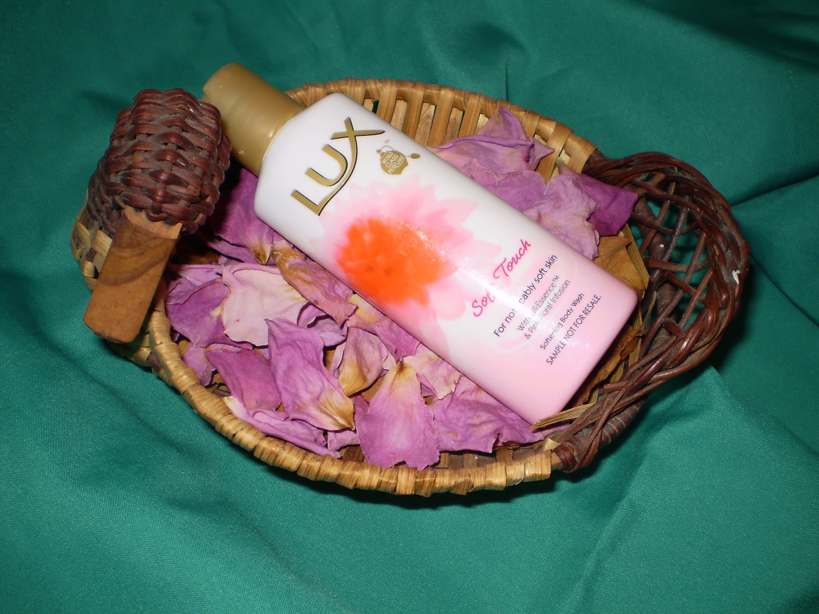 LUX BODY WASHES SHEER TWILIGHT & SOFT TOUCH Blue Poinsettia