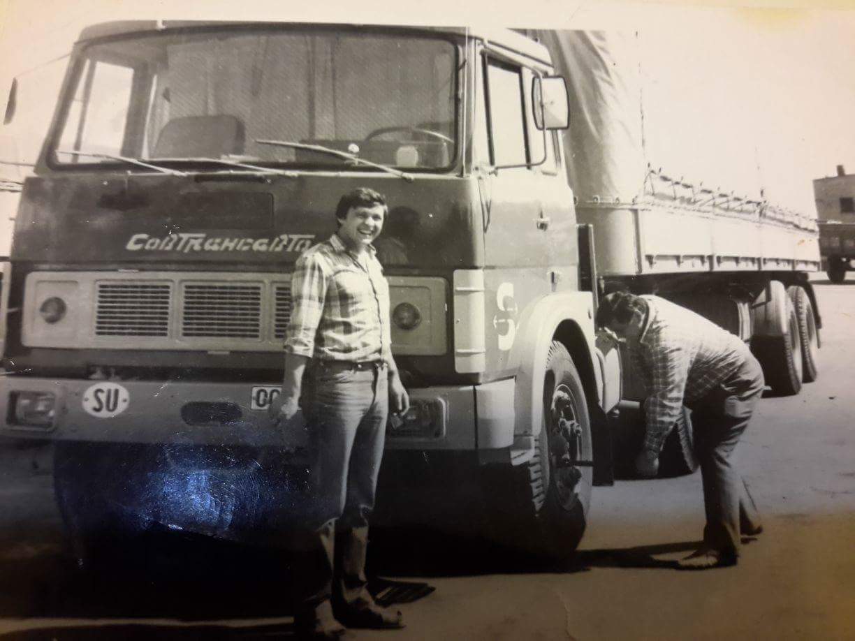 водитель грузовика. веселый водитель грузовика. маз 5432 совтрансавто. старые дальнобойщики. дальнобойщики 90х.