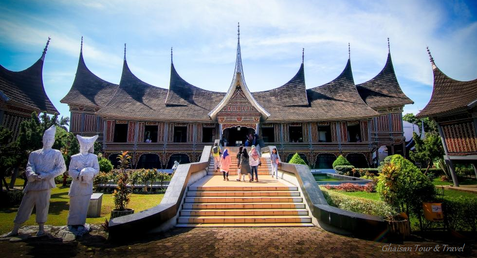 Museum Adityawarman di Padang - Pakej Percutian Padang Bukittinggi