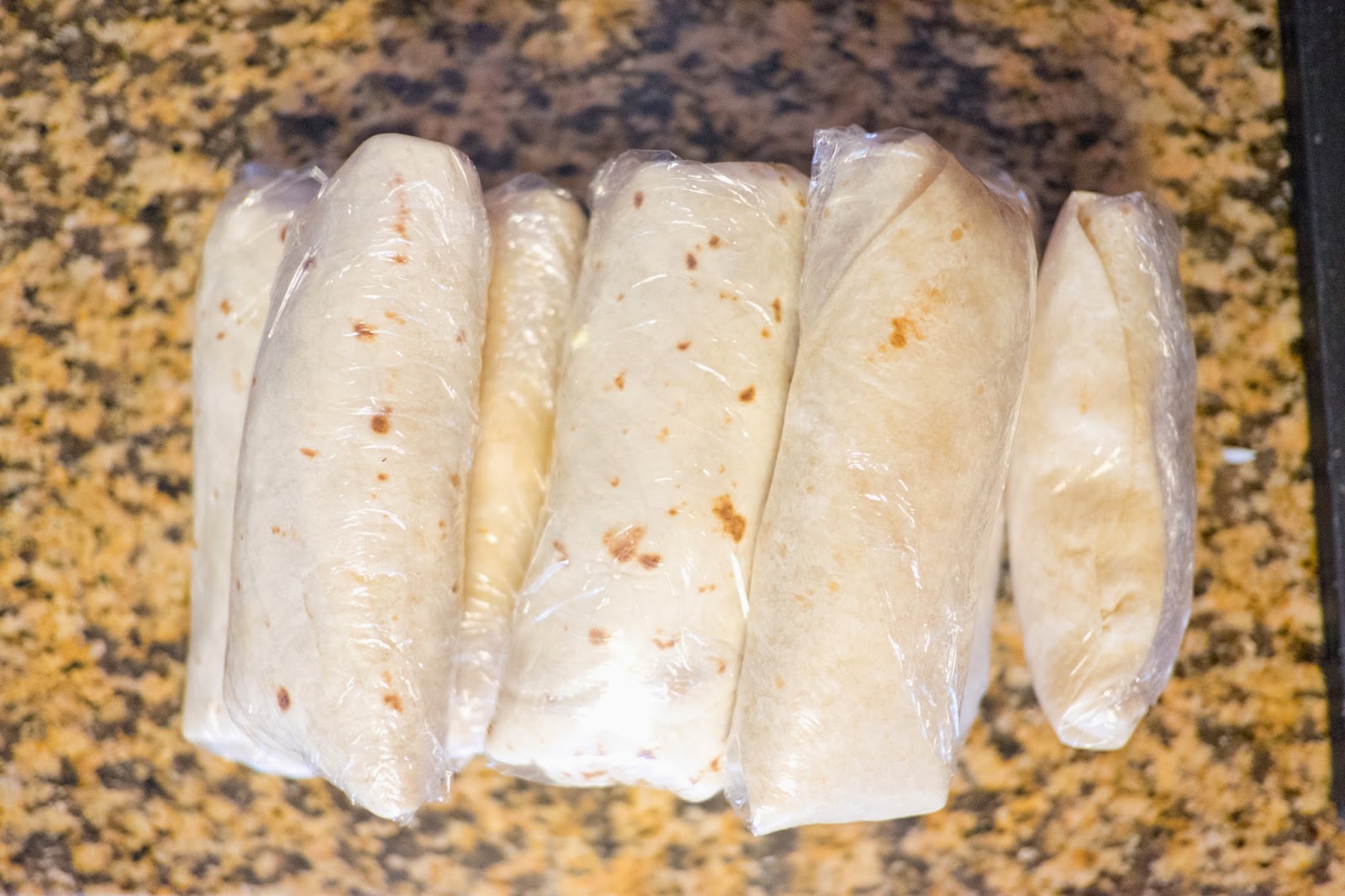 domestic-fashionista-make-ahead-freezer-breakfast-burritos