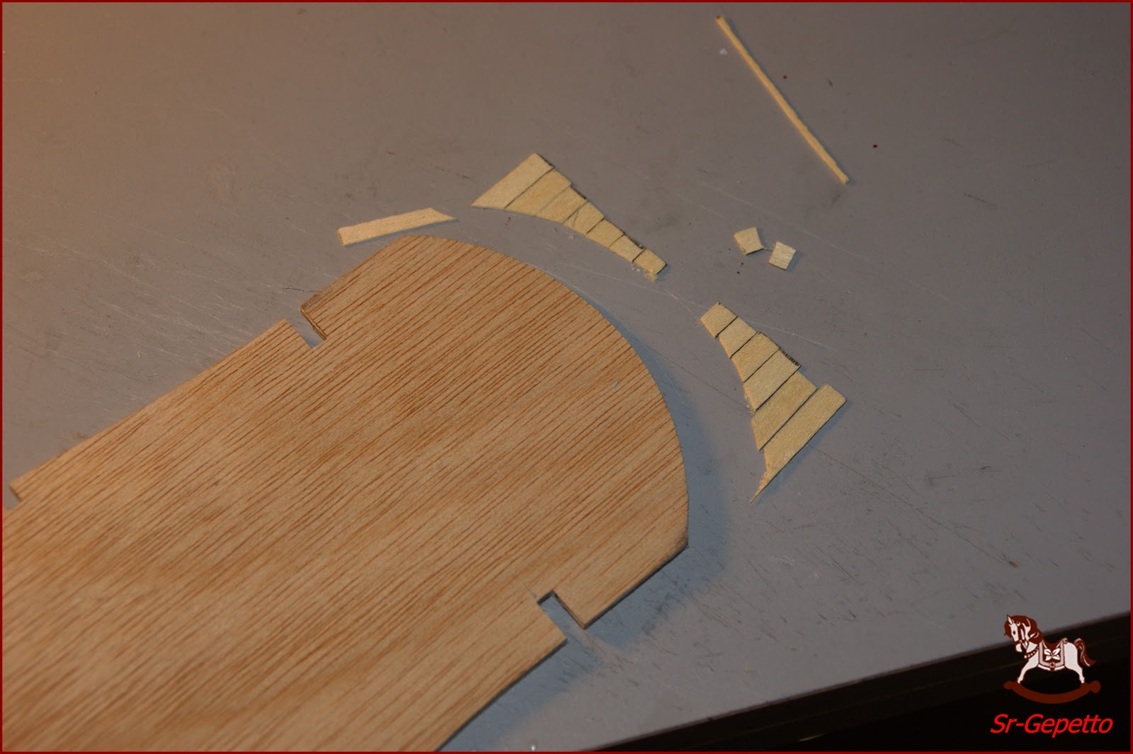 El Soleil Royal paso a paso: Forrado y colocación del panel de popa