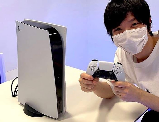 بالصور الكشف عن جهاز PS5 لأول مرة في الواقع و يبدوا أصغر على مستوى الحجم