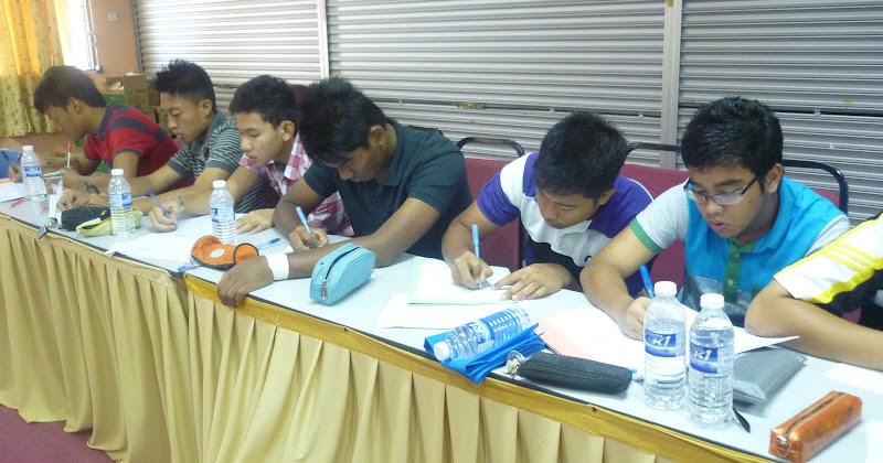 Karangan Penderaan Warga Tua / KaranganKarangan BM CARA