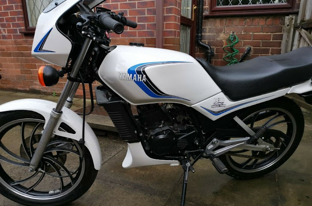 Yamaha RD125 LC white