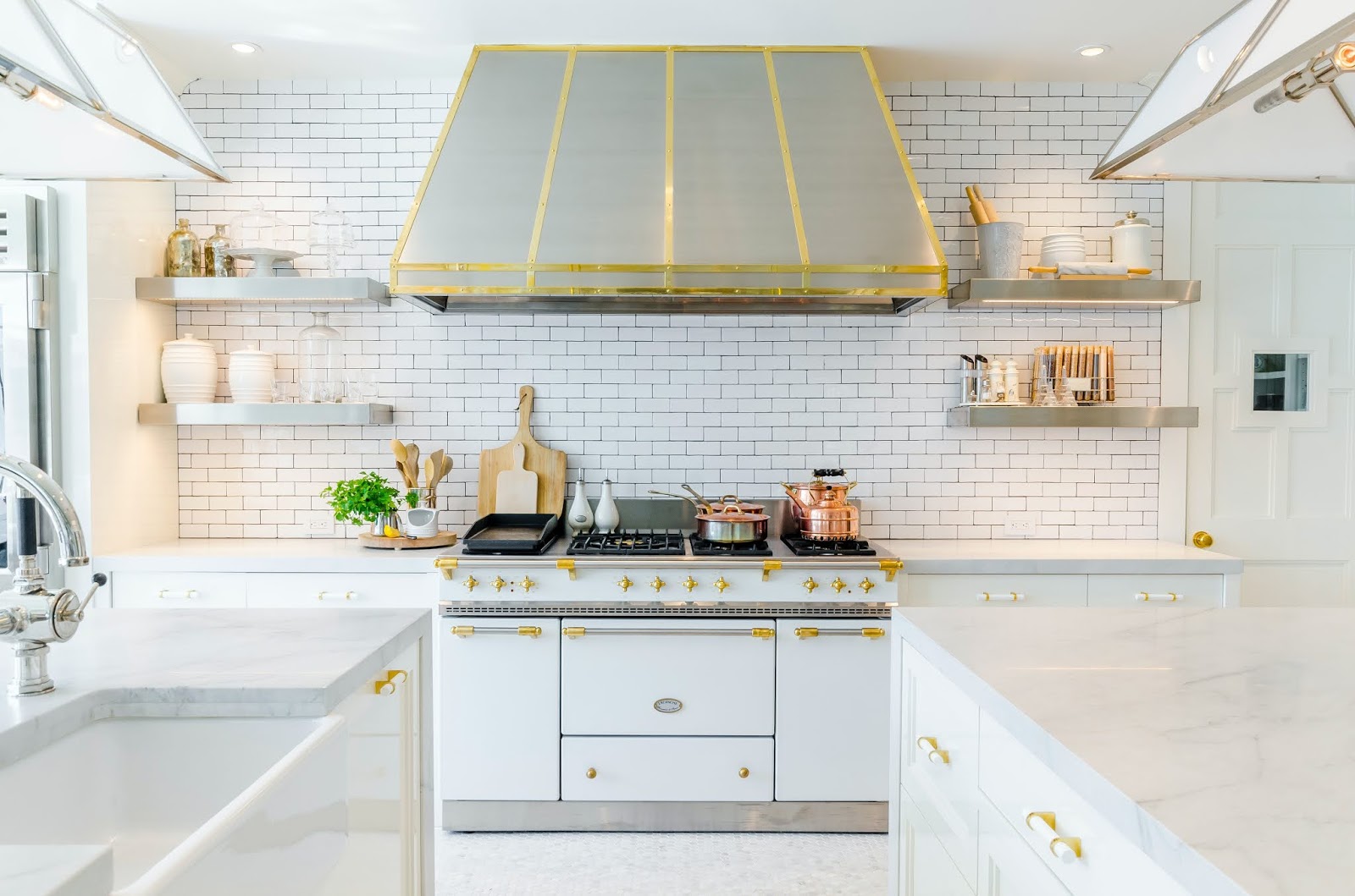 10 Model Desain  Dapur  Minimalis  Modern Dengan Kitchen Set 