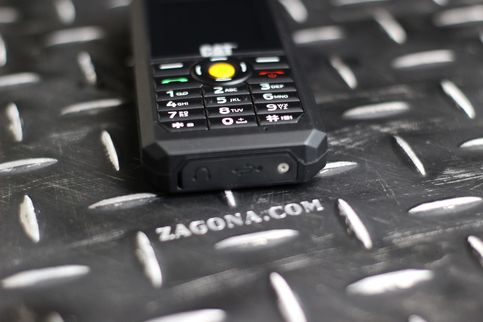 Caterpillar CAT B30 Handphone Outdoor Murah Sonim, Caterpillar