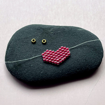 为 Lisa Yang Jewelry 的串珠饰品添加连接器