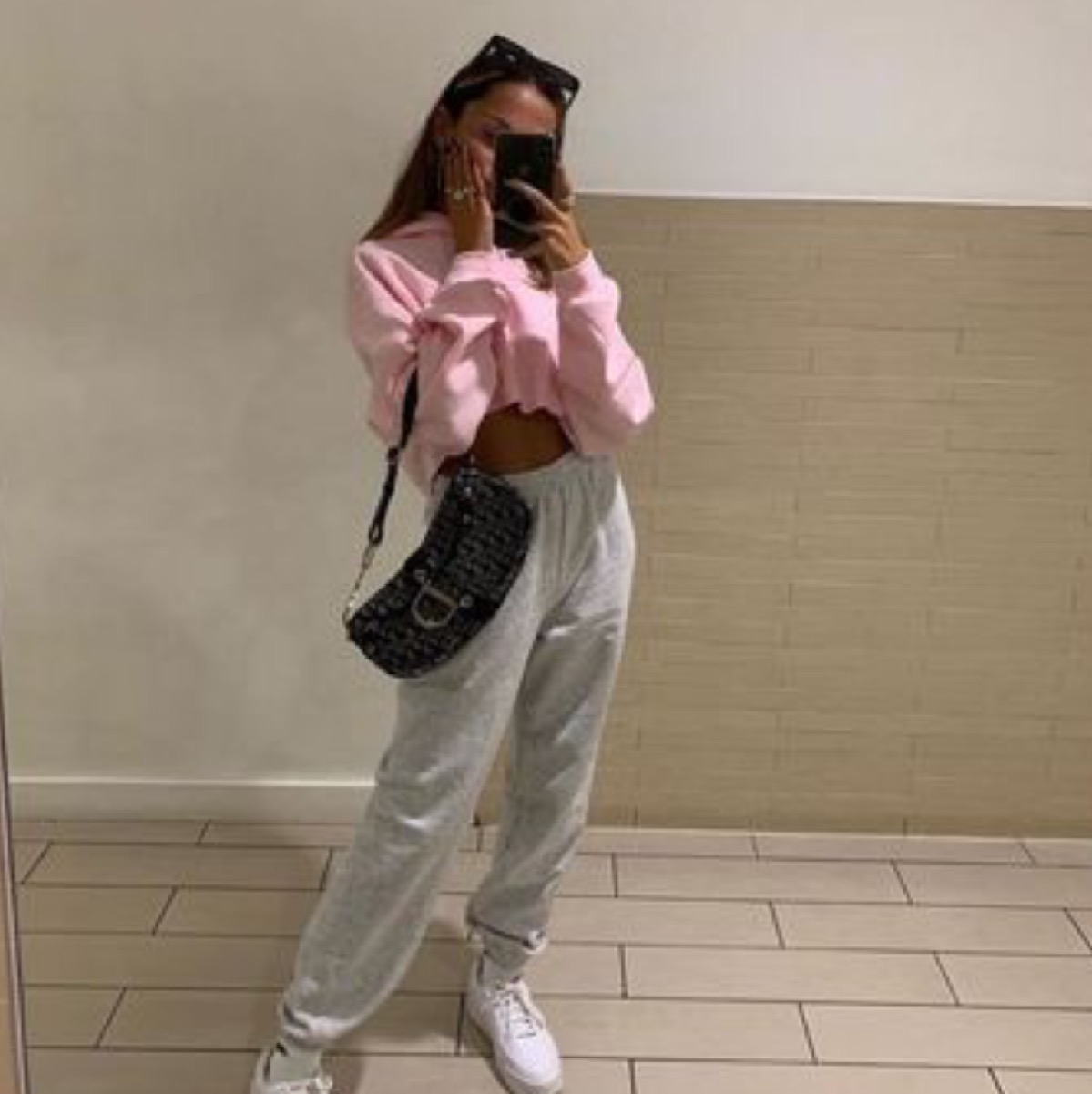 grey sweatpants outfit girl