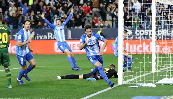 Adrián - Málaga -, sobre el gol anulado: "No sé cómo verlo"