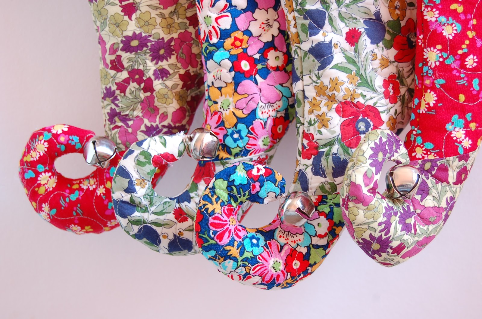 blonde-design-elf-christmas-stocking-tutorial-pattern