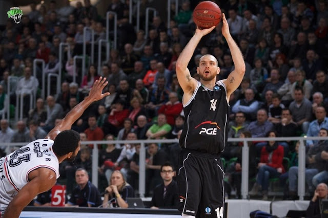 Ξανά στο δρόμο του Εξάστερου